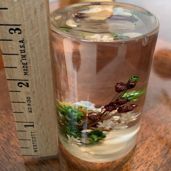 Vintage Daisyglas Company Real Flowers Antique Lucite Paperweight HandCrafted - Picture 4 of 6